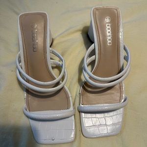 Boohoo white crocodile, print black kitten heels